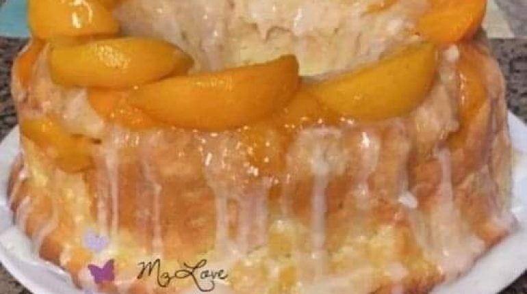 PEACH COBBLER POUND CAKE